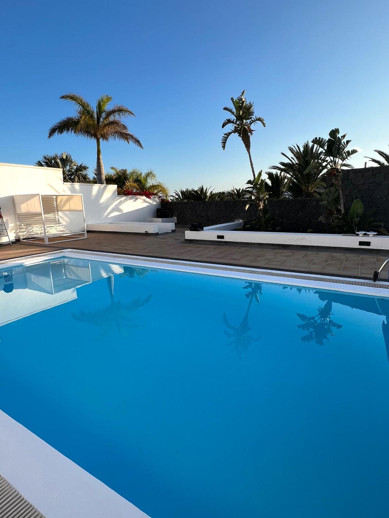 Villa Dedalos - A Luxury Large Villa With A Heated Pool In Puerto Calero Zewnętrze zdjęcie