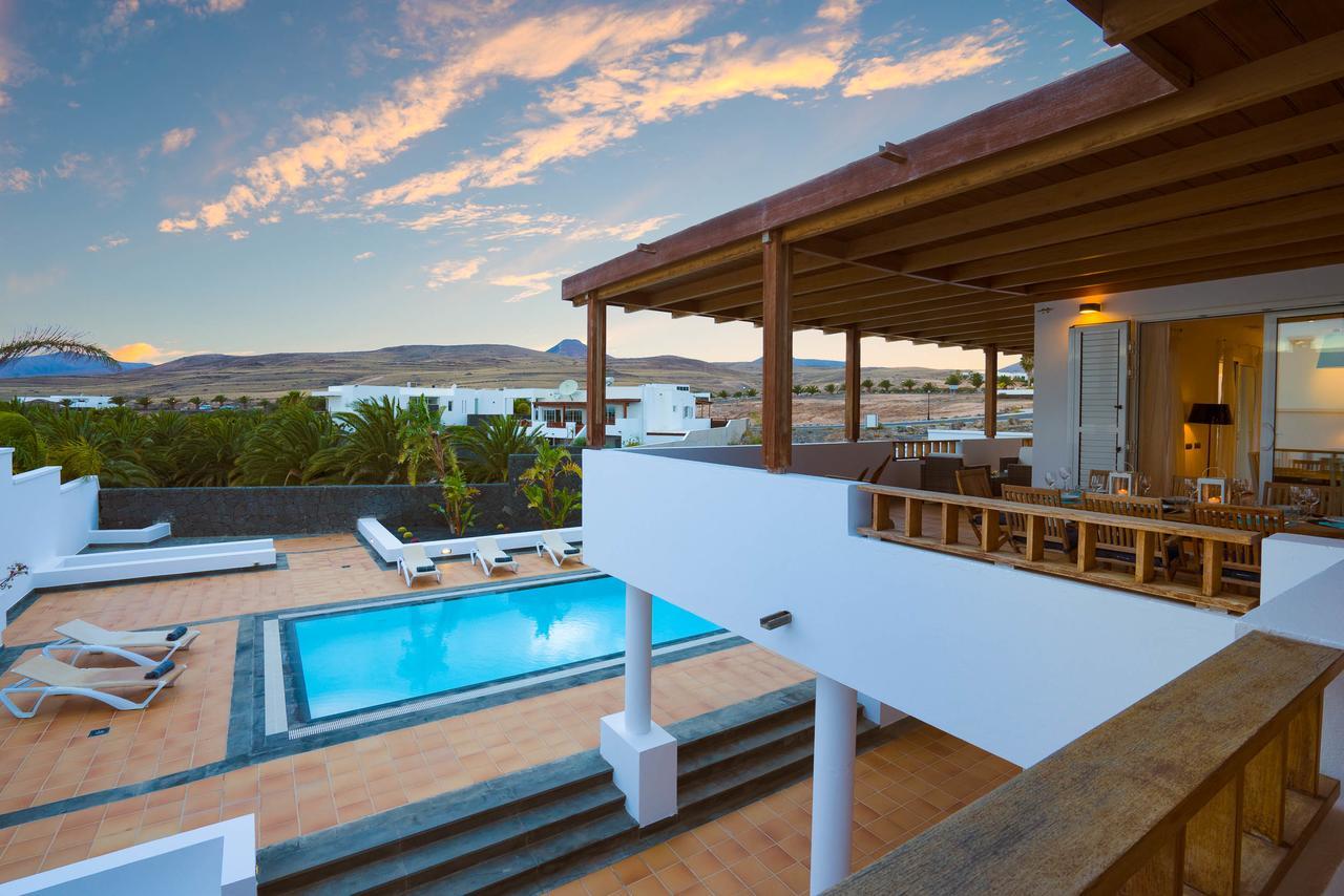 Villa Dedalos - A Luxury Large Villa With A Heated Pool In Puerto Calero Zewnętrze zdjęcie