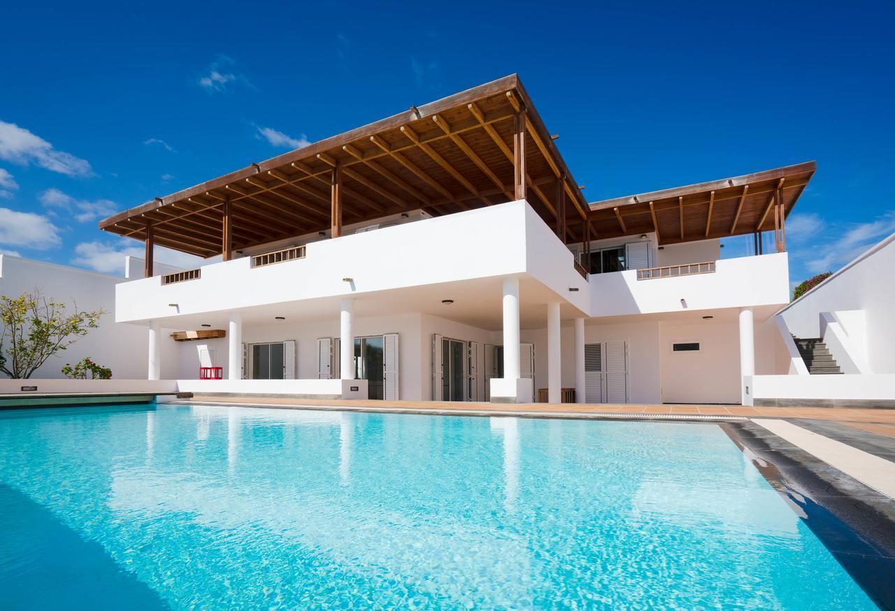 Villa Dedalos - A Luxury Large Villa With A Heated Pool In Puerto Calero Zewnętrze zdjęcie