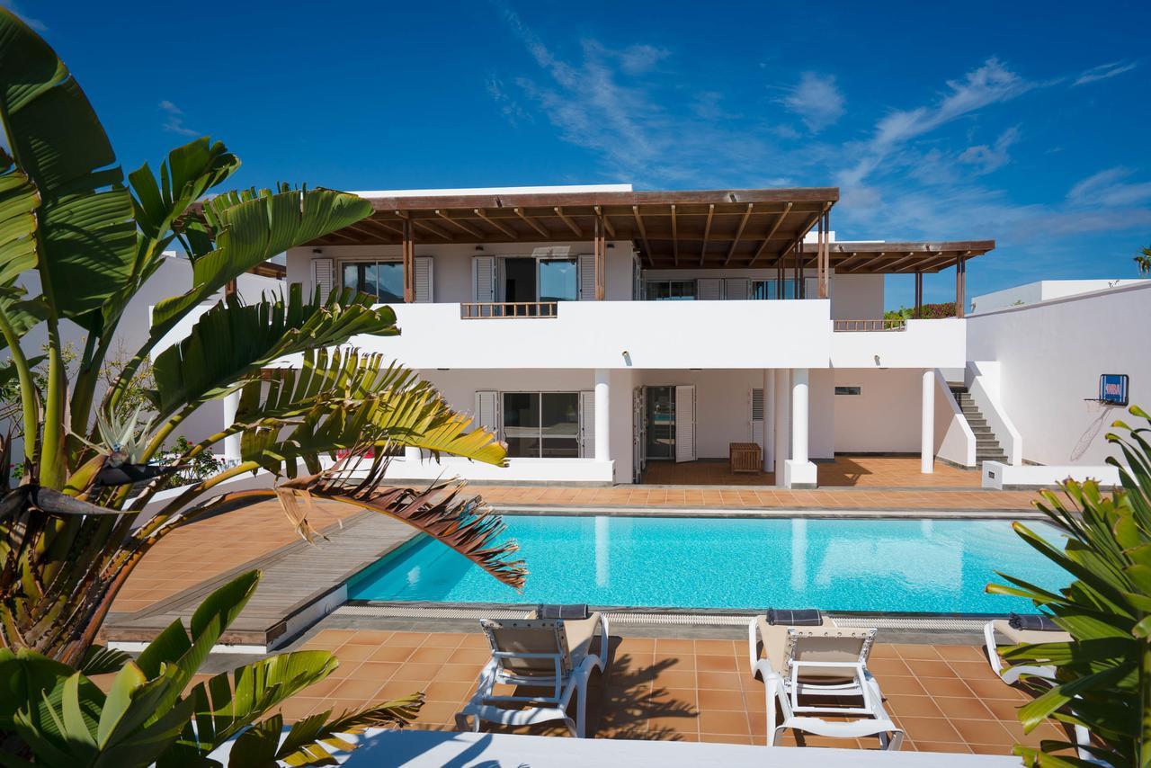 Villa Dedalos - A Luxury Large Villa With A Heated Pool In Puerto Calero Zewnętrze zdjęcie