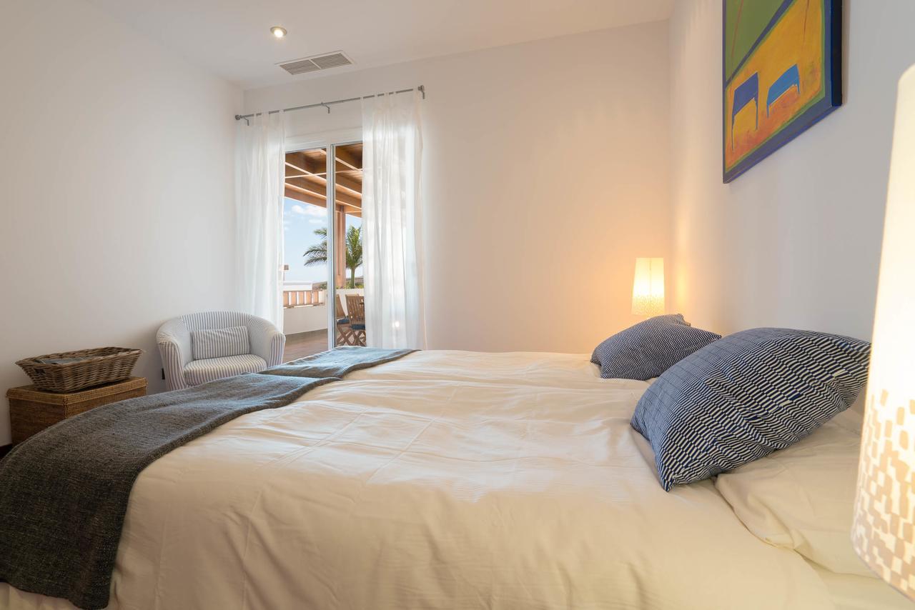 Villa Dedalos - A Luxury Large Villa With A Heated Pool In Puerto Calero Zewnętrze zdjęcie